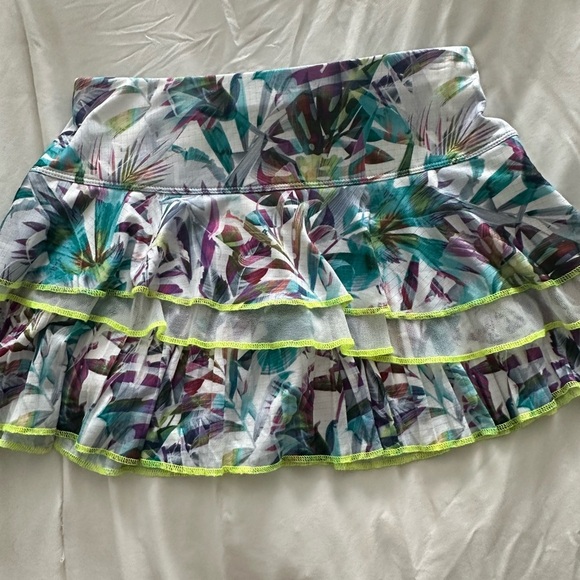 LUCKY IN LOVE SHIRT & SKIRT/SKORT XS FLORAL LEAF PRINT TIERED PUPRLE TEAL TENNIS - Picture 3 of 6